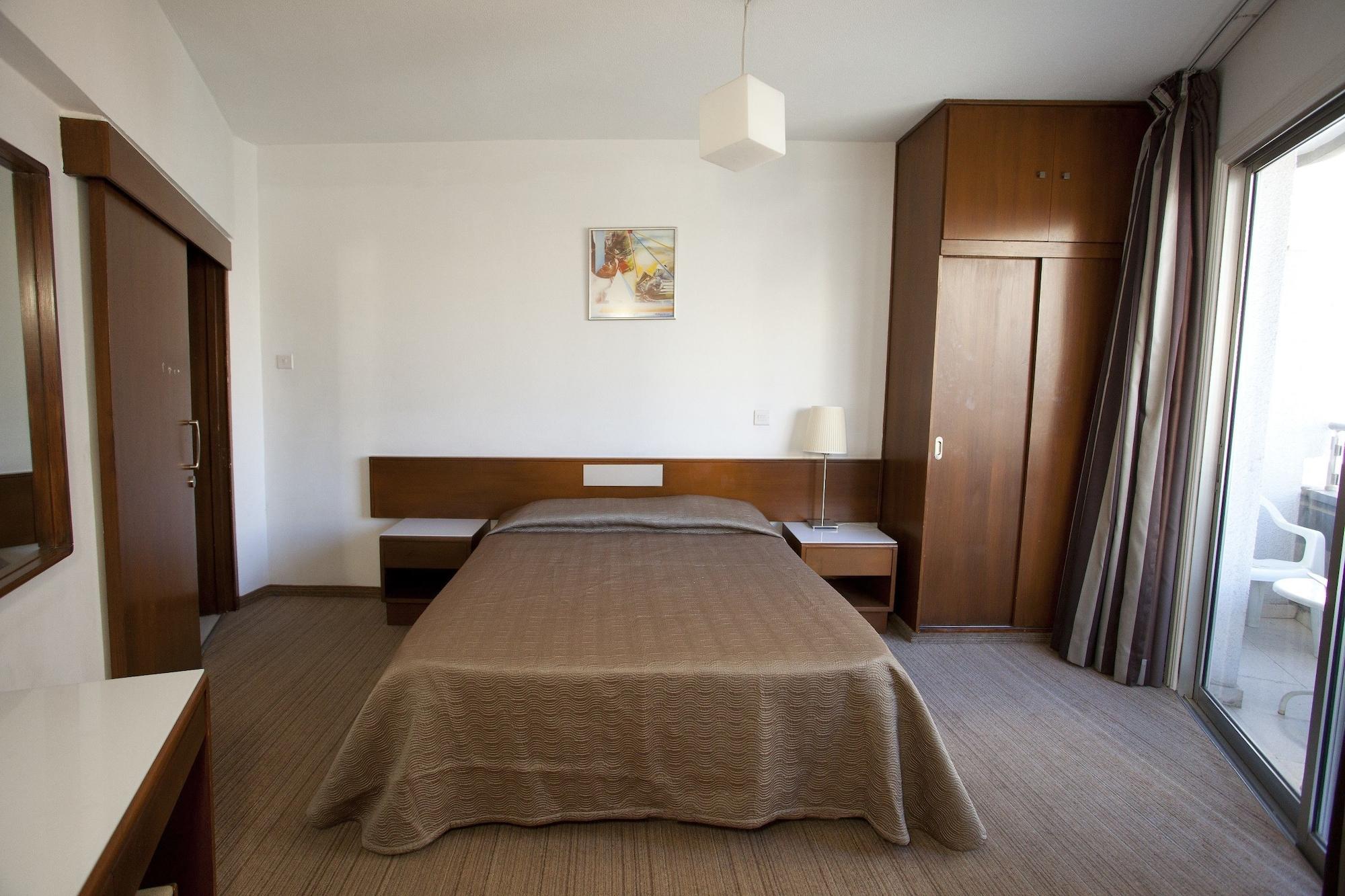 Blazer Residence Ларнака Екстер'єр фото