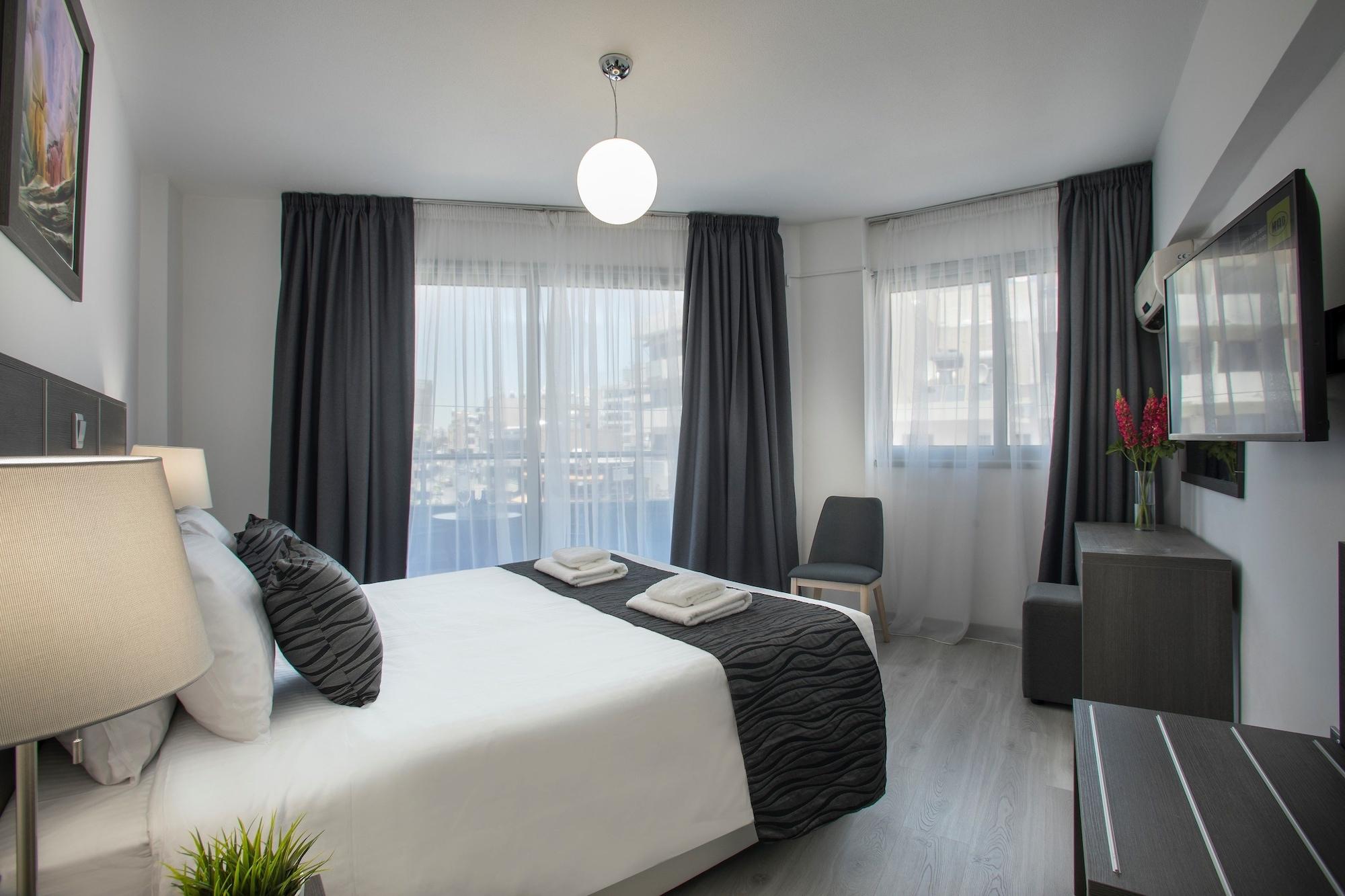 Blazer Residence Ларнака Екстер'єр фото