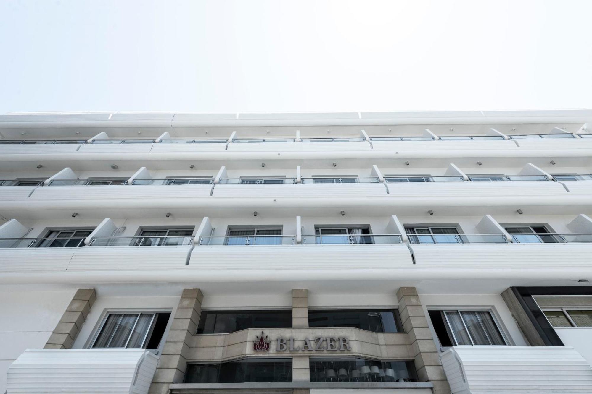 Blazer Residence Ларнака Екстер'єр фото