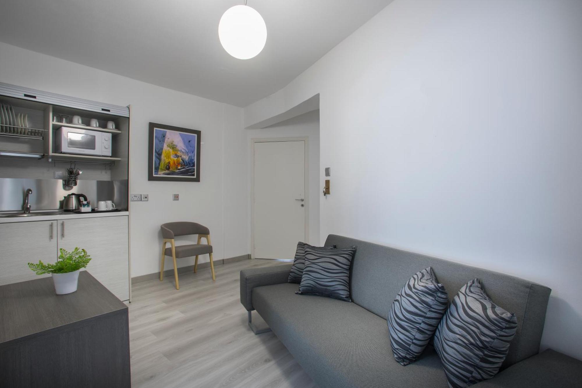 Blazer Residence Ларнака Екстер'єр фото