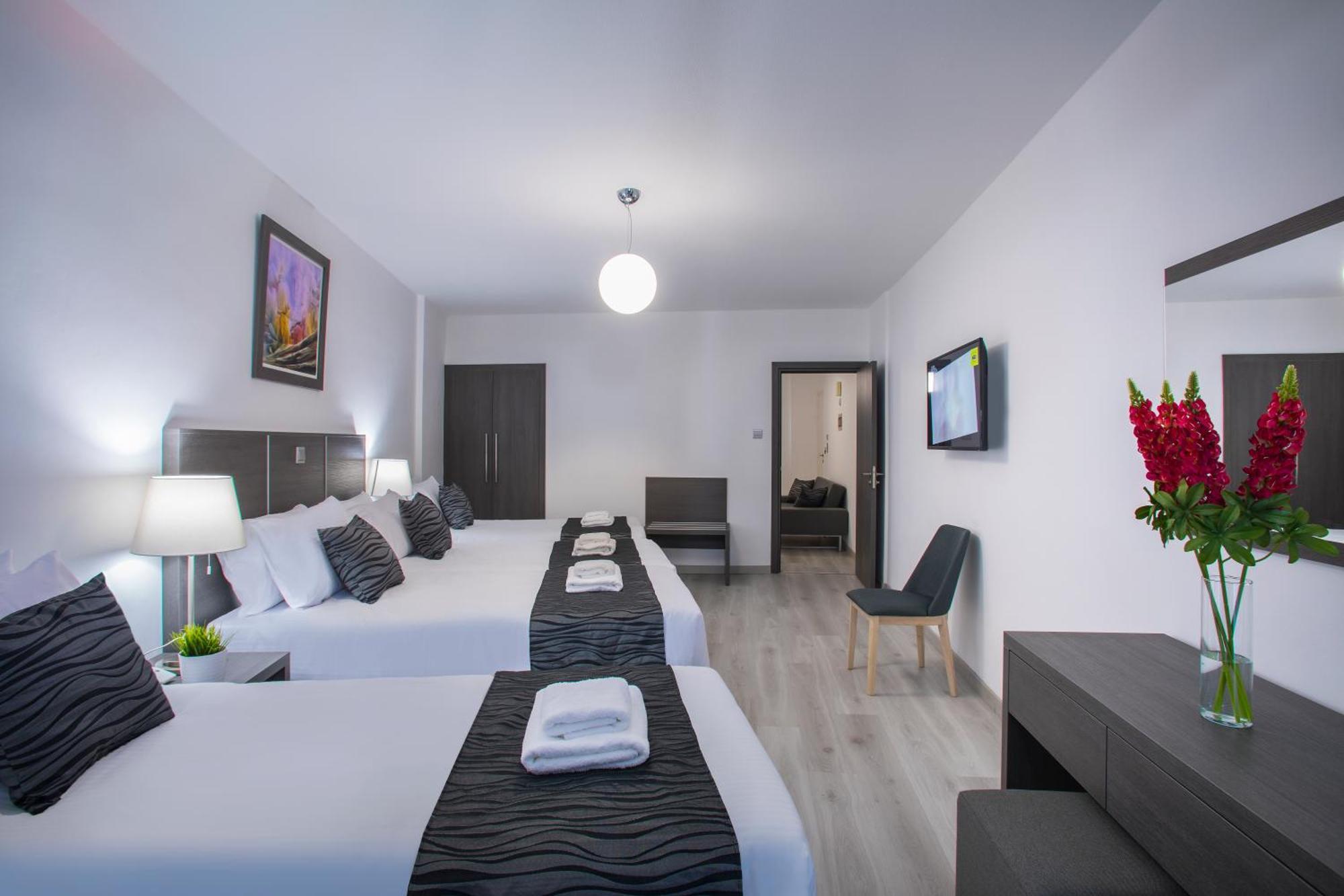 Blazer Residence Ларнака Екстер'єр фото