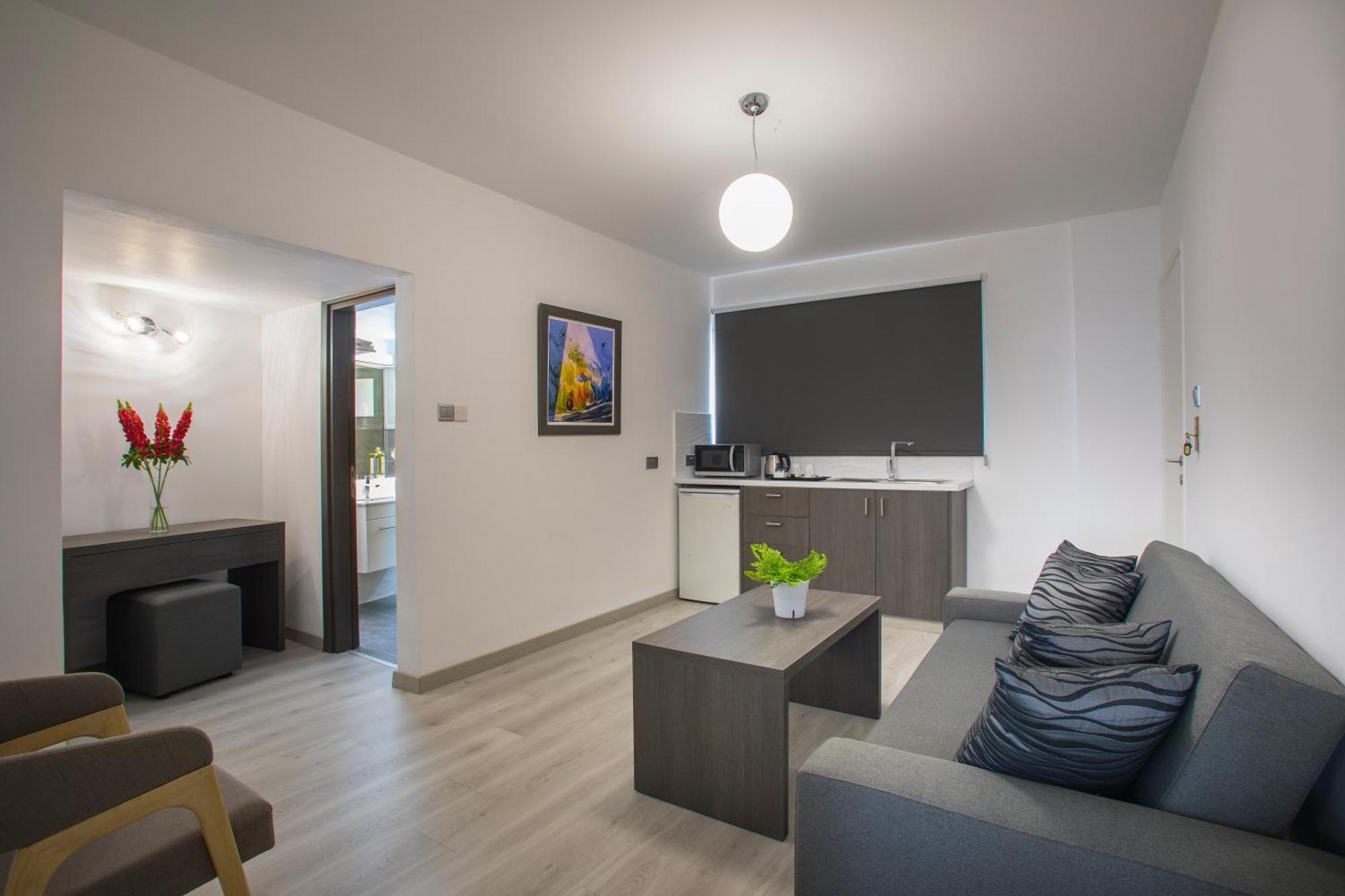 Blazer Residence Ларнака Екстер'єр фото